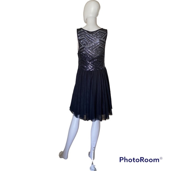 TRIXXI Sequin v-neck illusion back dress with mesh skirt sz. 11 - Picture 3 of 6